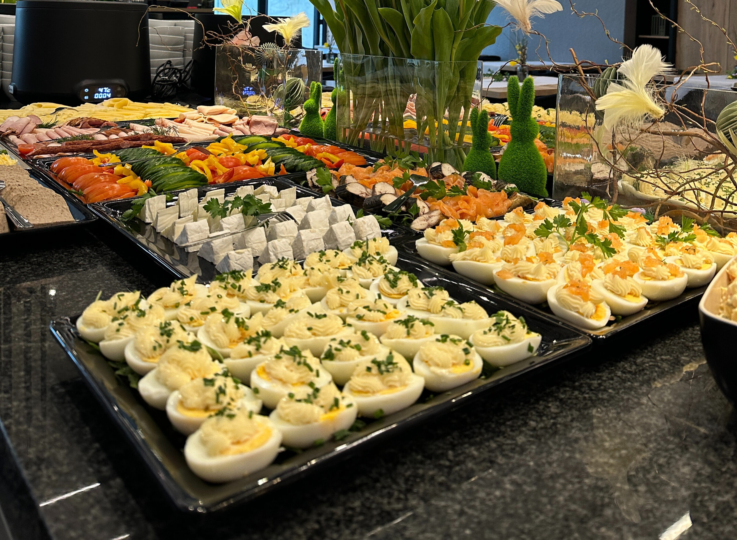 Bufet śniadaniowy w 4 Seasons – najlepsza restauracja w Szklarskiej Porębie na poranny posiłek.